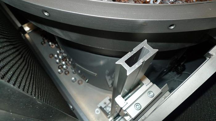 Used 1998 Comas FC7-C capper / sealing machine