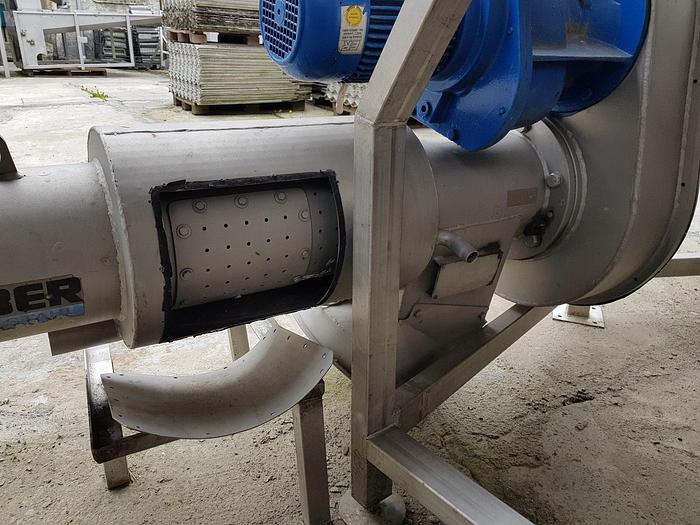 D'occasion Séparateur à vis pour séparer les liquides du lisier avec collecte du lisier à travers un panier ajouré avec un peigne rotatif