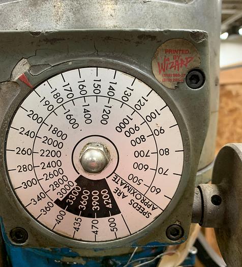 Used BRIDGEPORT SERIES I 2HP VERTICAL KNEE MILL VARIABLE SPEED SPINDLE