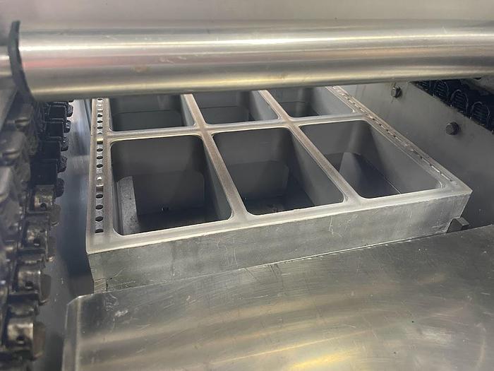 Used MULTIVAC R230 THERMOFORMER