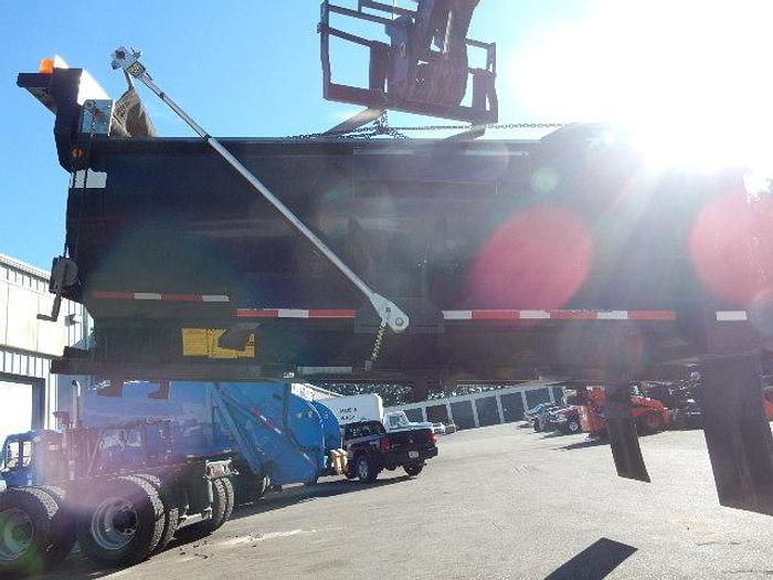 Used 14' Kybato AR-500 Gravel Box & Hoist