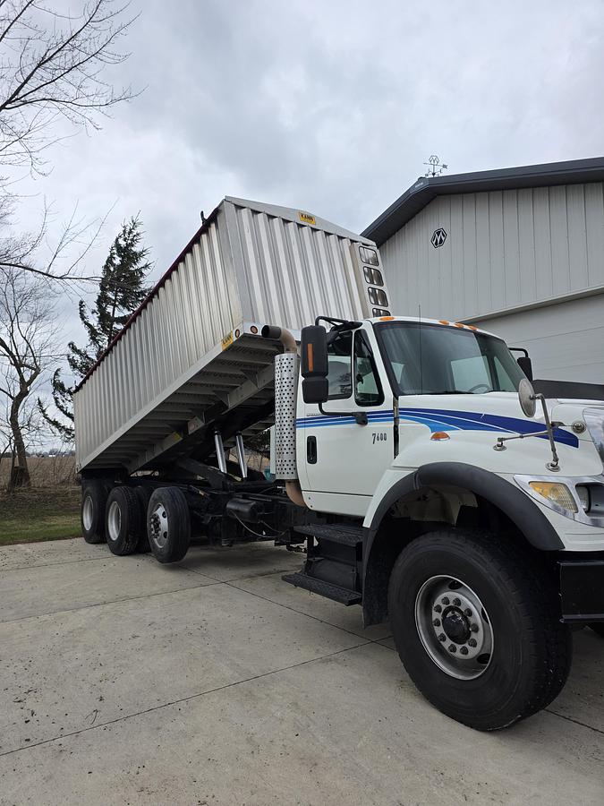 Used 2006 International 7600