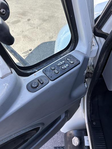 Used 2004-2005 International 4300