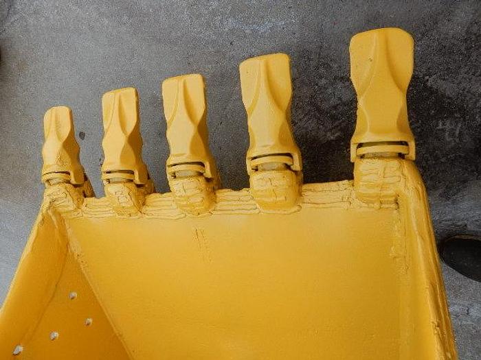 Used Back Hoe Bucket & Tooth Ripper