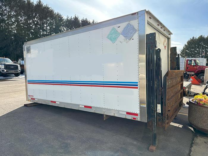 Used 2012 16' Morgan Cube Body w/ Tommy Lift Gate