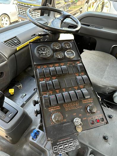 Used 2009 GMC T-7500