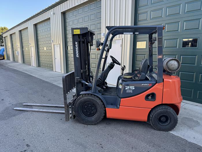 Used 2014 Doosan G25E-5