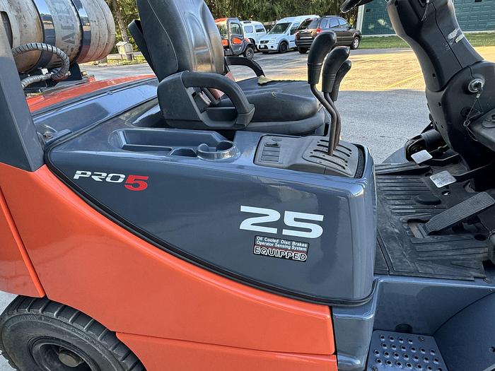 Used 2014 Doosan G25E-5