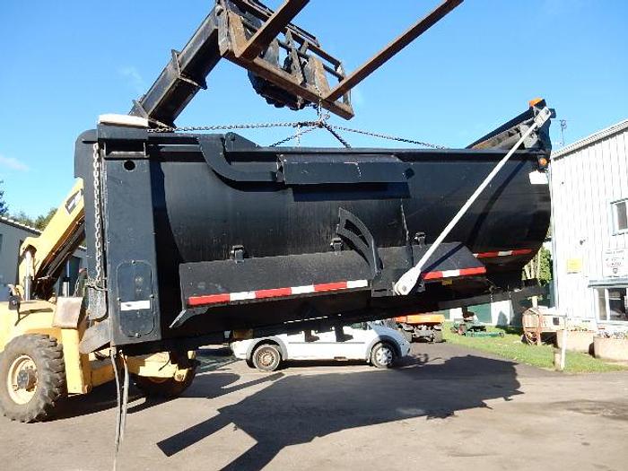 Used 14' Kybato AR-500 Gravel Box & Hoist