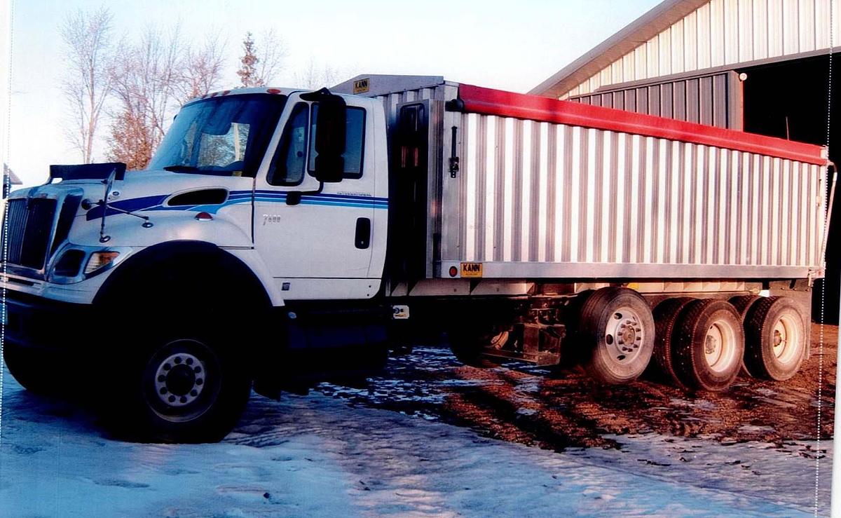 Used 2006 International 7600