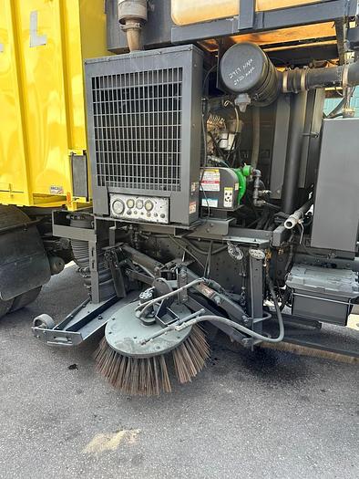 Used 2009 GMC T-7500