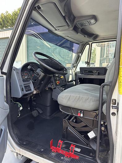 Used 2004-2005 International 4300