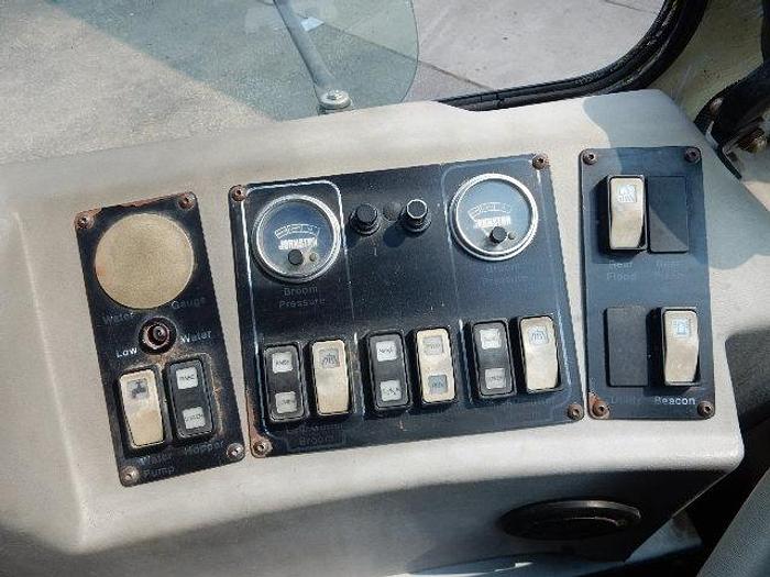 Used 1998 Johnston V-4000