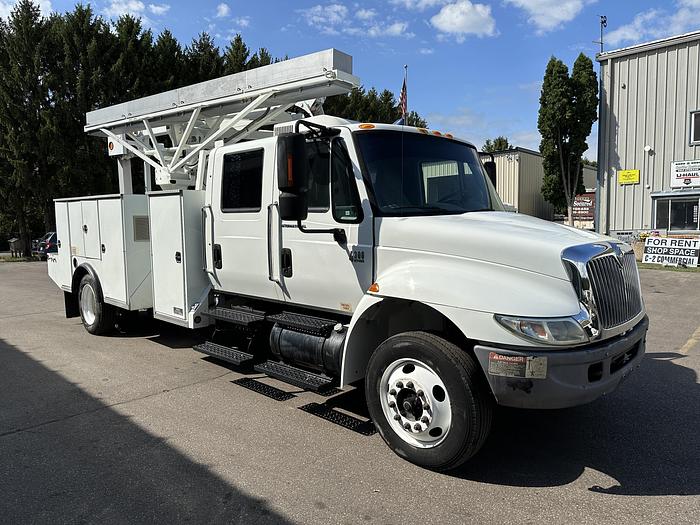 Used 2004-2005 International 4300
