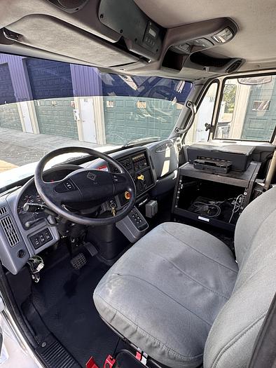 Used 2004-2005 International 4300