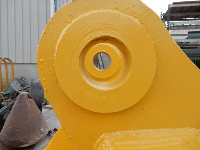 Used Back Hoe Bucket & Tooth Ripper