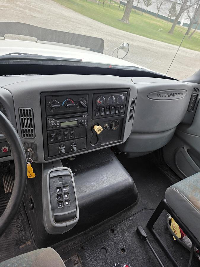 Used 2006 International 7600