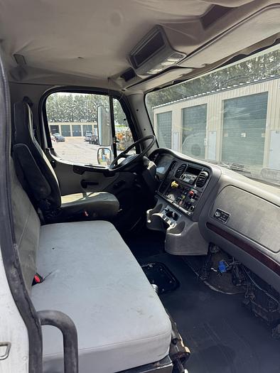 Used 2007 Freightliner M2-106