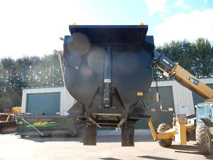 Used 14' Kybato AR-500 Gravel Box & Hoist