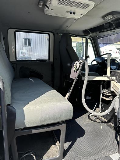 Used 2004-2005 International 4300
