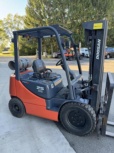 Used 2014 Doosan G25E-5