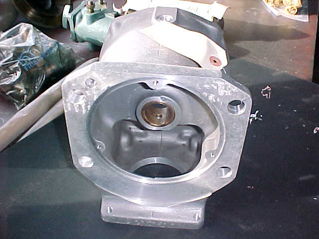 Used HOUSING/CASE FOR GOVERNOR MWM RHS518/618-V12/V16