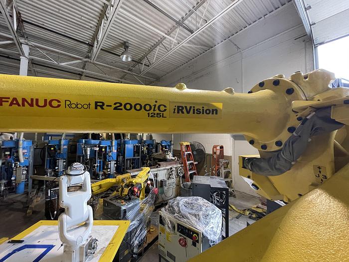 Used 2016 FANUC R2000125iC/125L