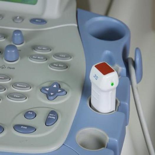 Gebraucht ECHOCARDIOGRAPHE GENERAL ELECTRIC GE VIVID 7 AVEC SONDE CARDIAQUE 3S