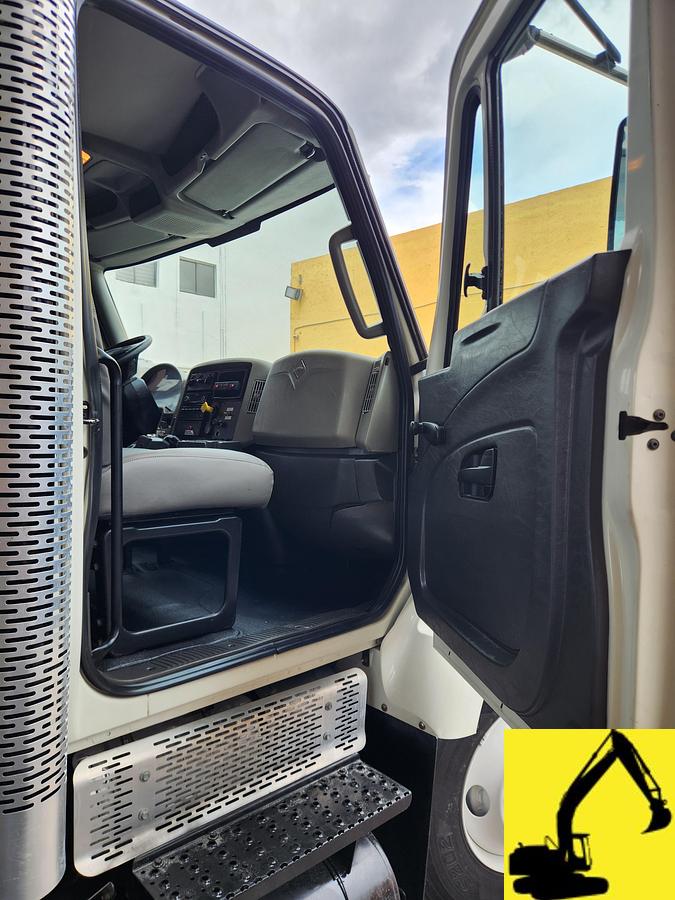 Used 2015 International Bergkamp FP5 asphalt Patcher truck