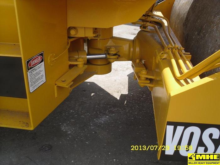 Used KOMATSU VOS266A ROLLER