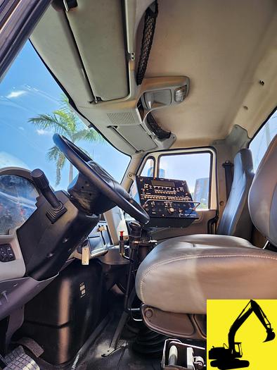 Used 2008 International 7300 Etnyre Centennial asphalt dist