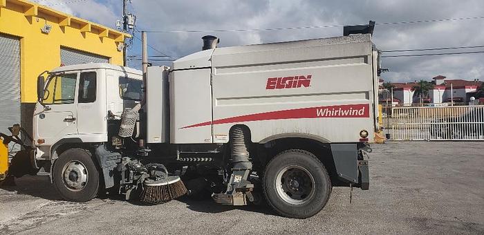 Used 2009 Nissan 3300 Sweeper Truck
