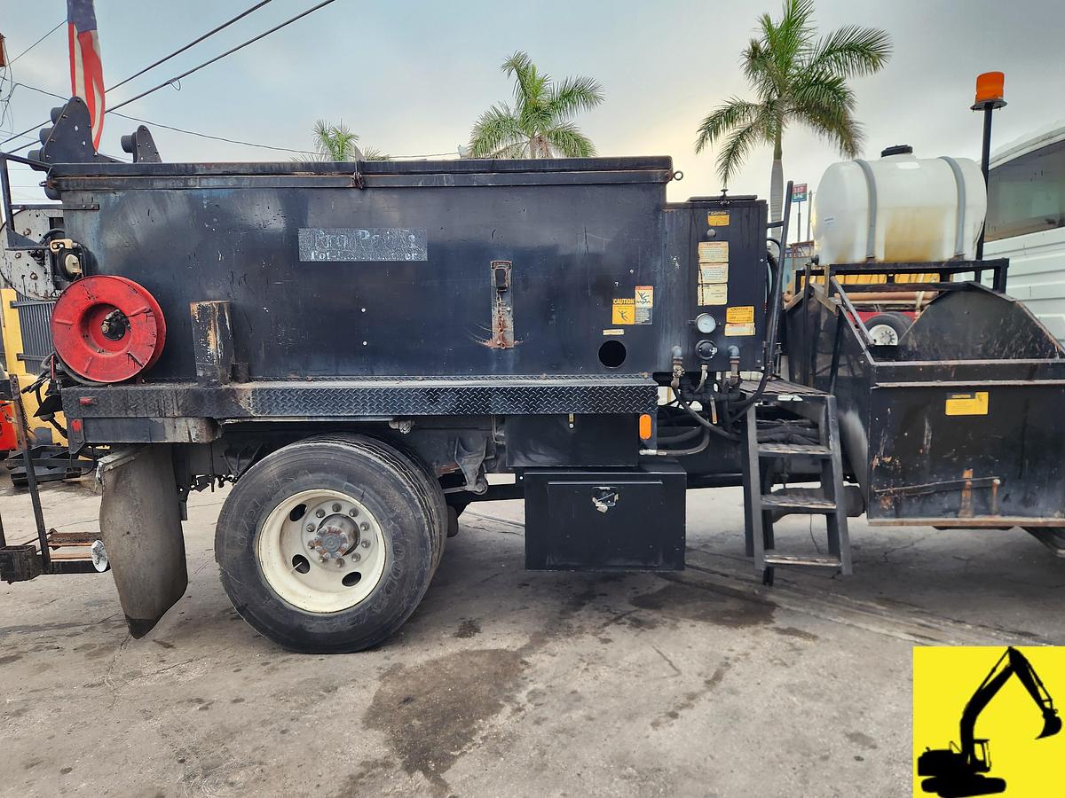 Used 2014 International Propatch asphalt patch truck