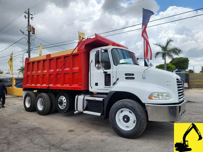 Used 2015 Mack Pinnacle