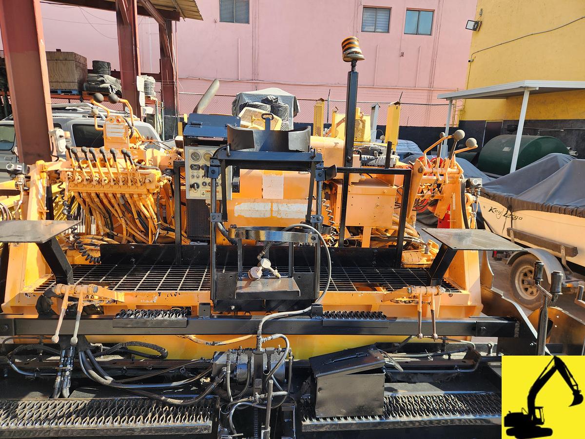 Used 2007 Leeboy 8500