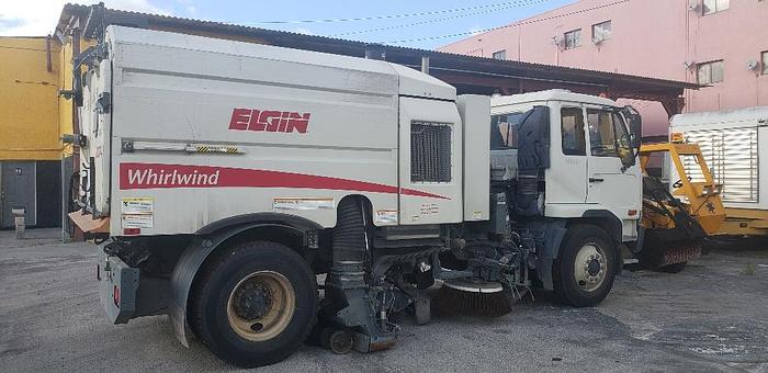 Used 2009 Nissan 3300 Sweeper Truck