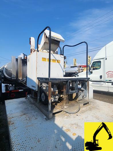 Used MRL Thermoplastic kettle premelter trailer