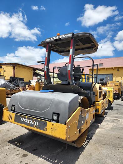 Used Volvo DD110B roller