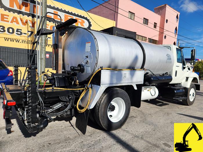 Used 2008 International 7300 Etnyre Centennial asphalt dist