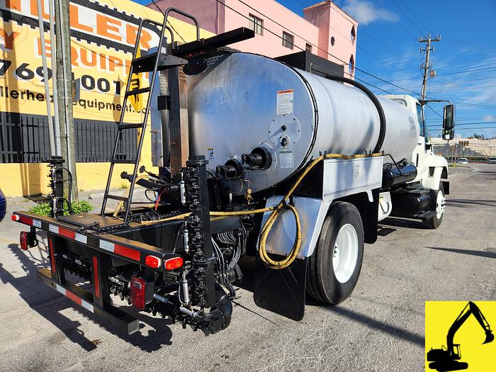 Used 2008 International 7300 Etnyre Centennial asphalt dist