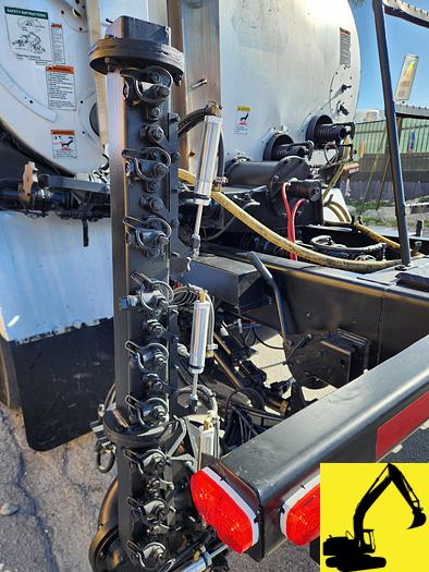 Used 2008 International 7300 Etnyre Centennial asphalt dist