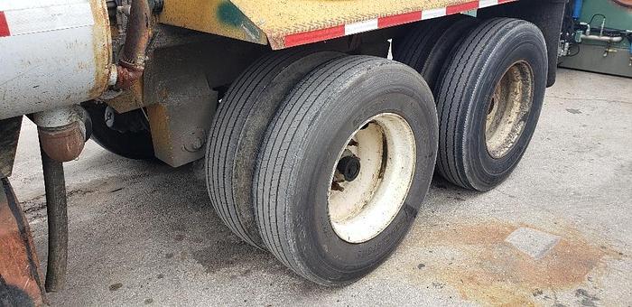 Used Etnyre Aggregate Feeder Trailer