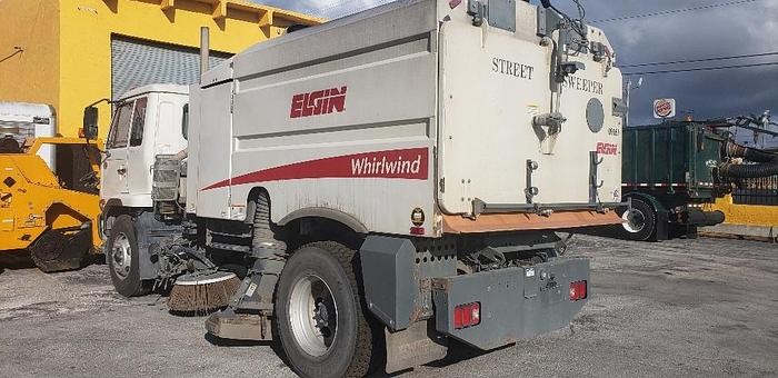 Used 2009 Nissan 3300 Sweeper Truck