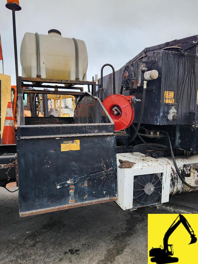 Used 2014 International Propatch asphalt patch truck