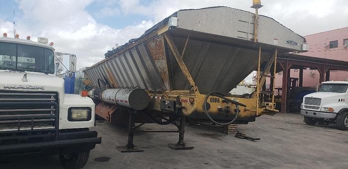 Used Etnyre Aggregate Feeder Trailer