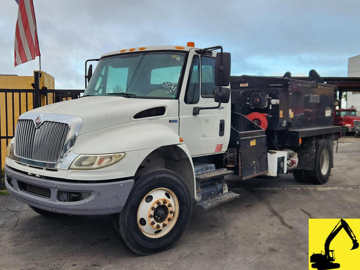 Used 2014 International Propatch asphalt patch truck