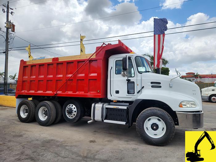 Used 2015 Mack Pinnacle