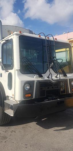 Used 2008 Mack MR Hiel Garbage Truck
