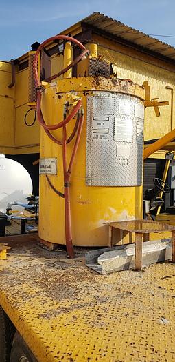 Used Lafarge Thermoplastic Kettle Trailer