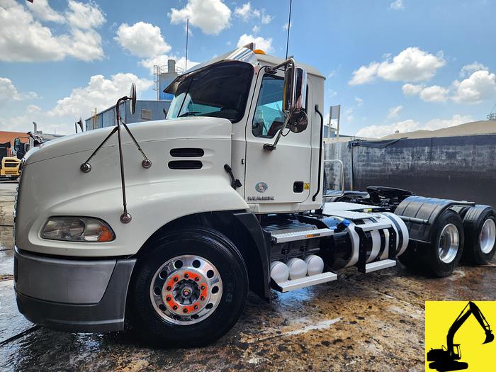 Used 2017 Mack Pinnacle 